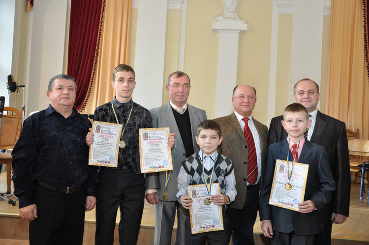 "ВІЗЕРУНКИ ПРИКАРПАТТЯ – 2013" "ВІЗЕРУНКИ ПРИКАРПАТТЯ – 2013"