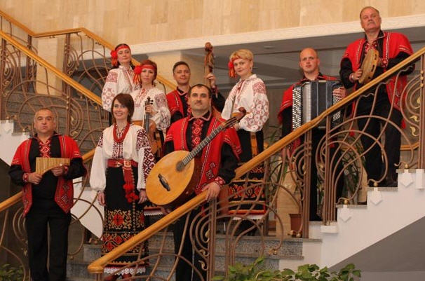 Ансамбль народної музики "Росава" Черкаської обласної філармонії. Фото з сайту http://filarmonia.ck.ua. Ансамбль народної музики "Росава" Черкаської обласної філармонії. Фото з сайту http://filarmonia.ck.ua.