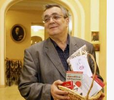 ПОДАРУНОК ДЛЯ МАЕСТРО — ВЕЛИКОДНІЙ КОШИК ВІД "Дня". Фото: Руслан Канюка  ПОДАРУНОК ДЛЯ МАЕСТРО — ВЕЛИКОДНІЙ КОШИК ВІД "Дня". Фото: Руслан Канюка
