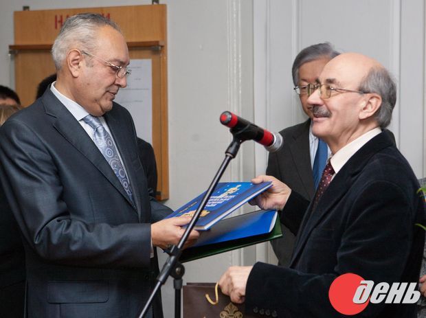 18.01.2013. Київському інституту музики імені Р. М. Глієра 145! Фото: Костянтин Гришин. Газета "День" 18.01.2013. Київському інституту музики імені Р. М. Глієра 145! Фото: Костянтин Гришин. Газета "День"