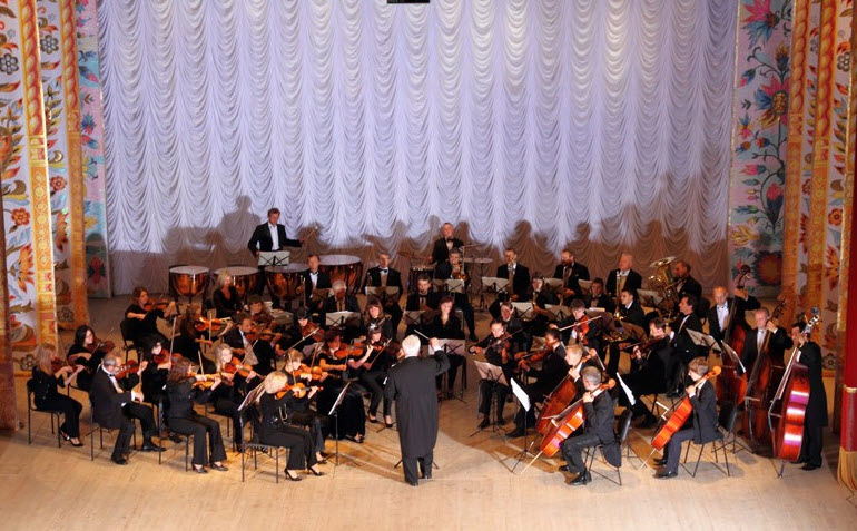 Полтавський симфонічний оркестр. Фото з сайту: http://teatr-gogolya.pl.ua/ Полтавський симфонічний оркестр. Фото з сайту: http://teatr-gogolya.pl.ua/
