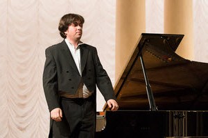 Дмитро Онищенко (фортепіано), Марія Кононова (сопрано) та Юрій Кругліков (тенор)