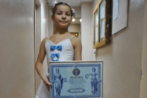 Восьмирічна балерина поставила рекорд України як наймолодша артистка