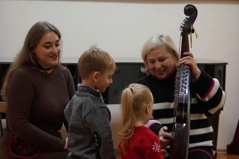 У Житомирській філармонії започаткували безоплатні майстер-класи з різних видів мистецтва