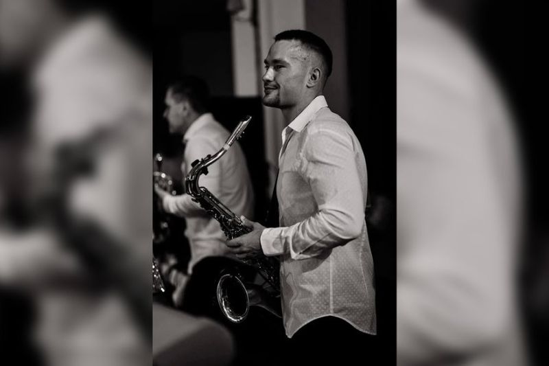 На фронті загинув артист оркестру та саксофоніст чернігівського Міського палацу культури Дмитро Гладіренко 